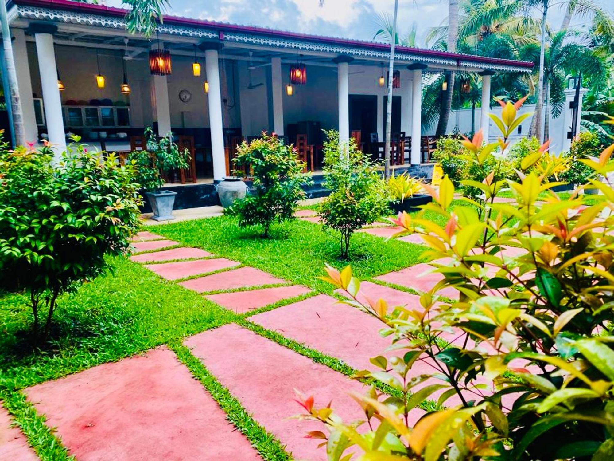 Ceagull Hotel Ahangama Buitenkant foto